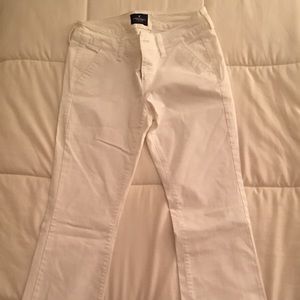 NWOT American Eagle Women’s Khaki Pants (White)